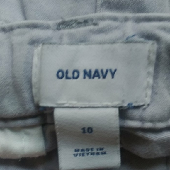Old Navy Grey Boy's Shorts Size 10. - Picture 3 of 8